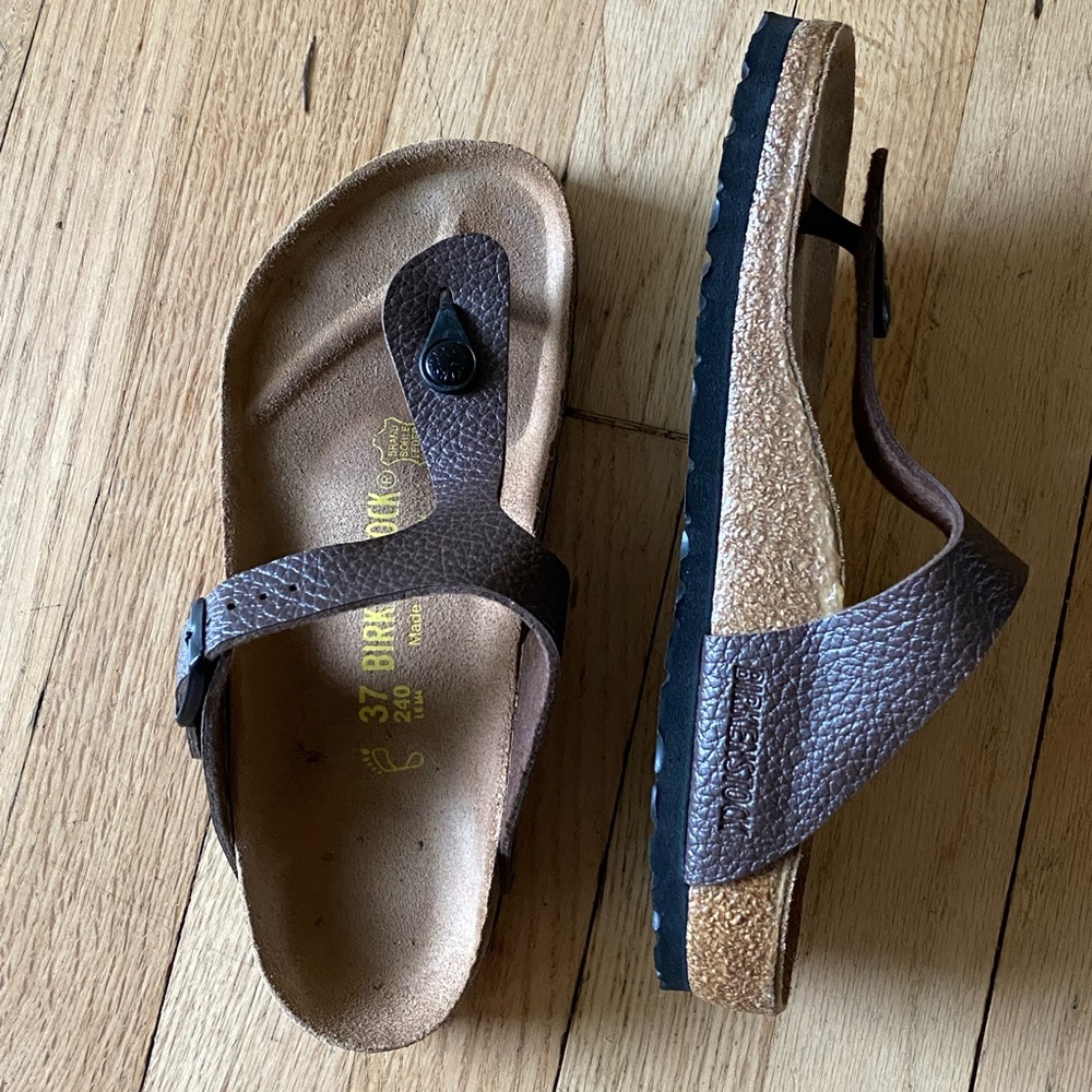 Birkenstock Sandals - Gizeh Brown
